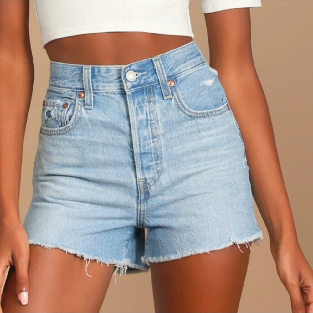 Levi's Premium Ribcage Light Wash Denim High-Rise Cutoff Shorts Size 28 - Picture 2 of 10